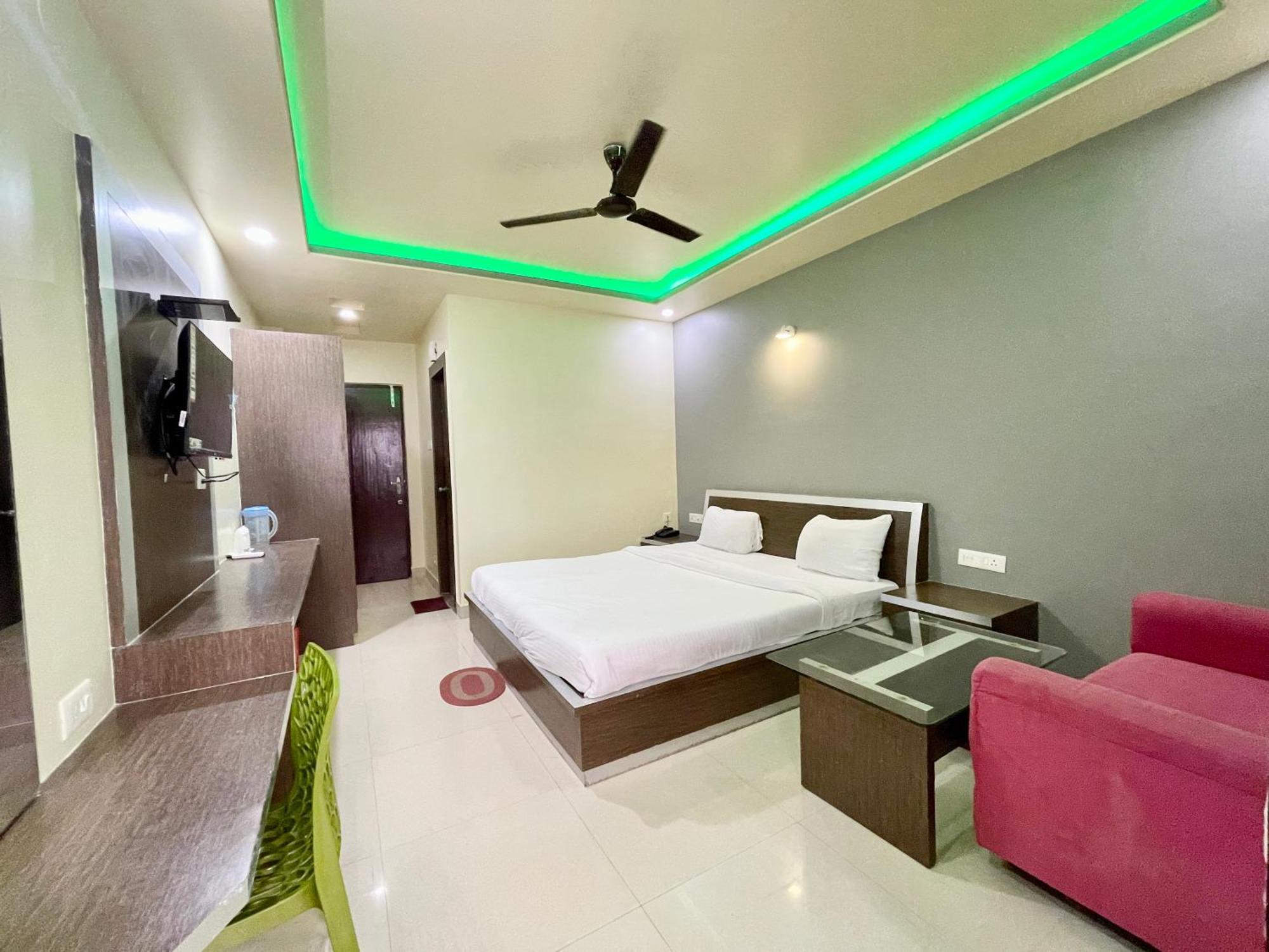 Hotel Trends In プリ エクステリア 写真