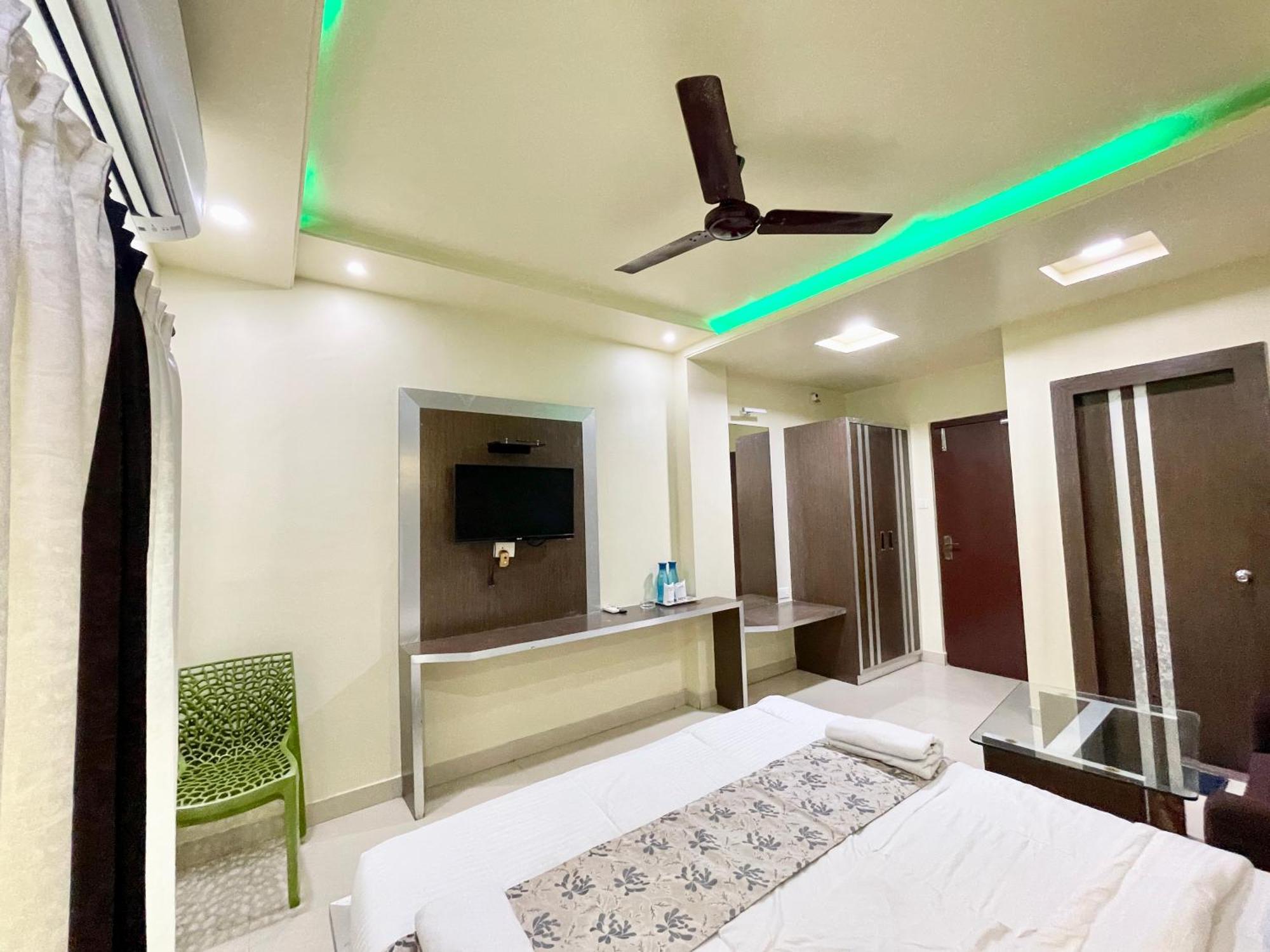 Hotel Trends In プリ エクステリア 写真