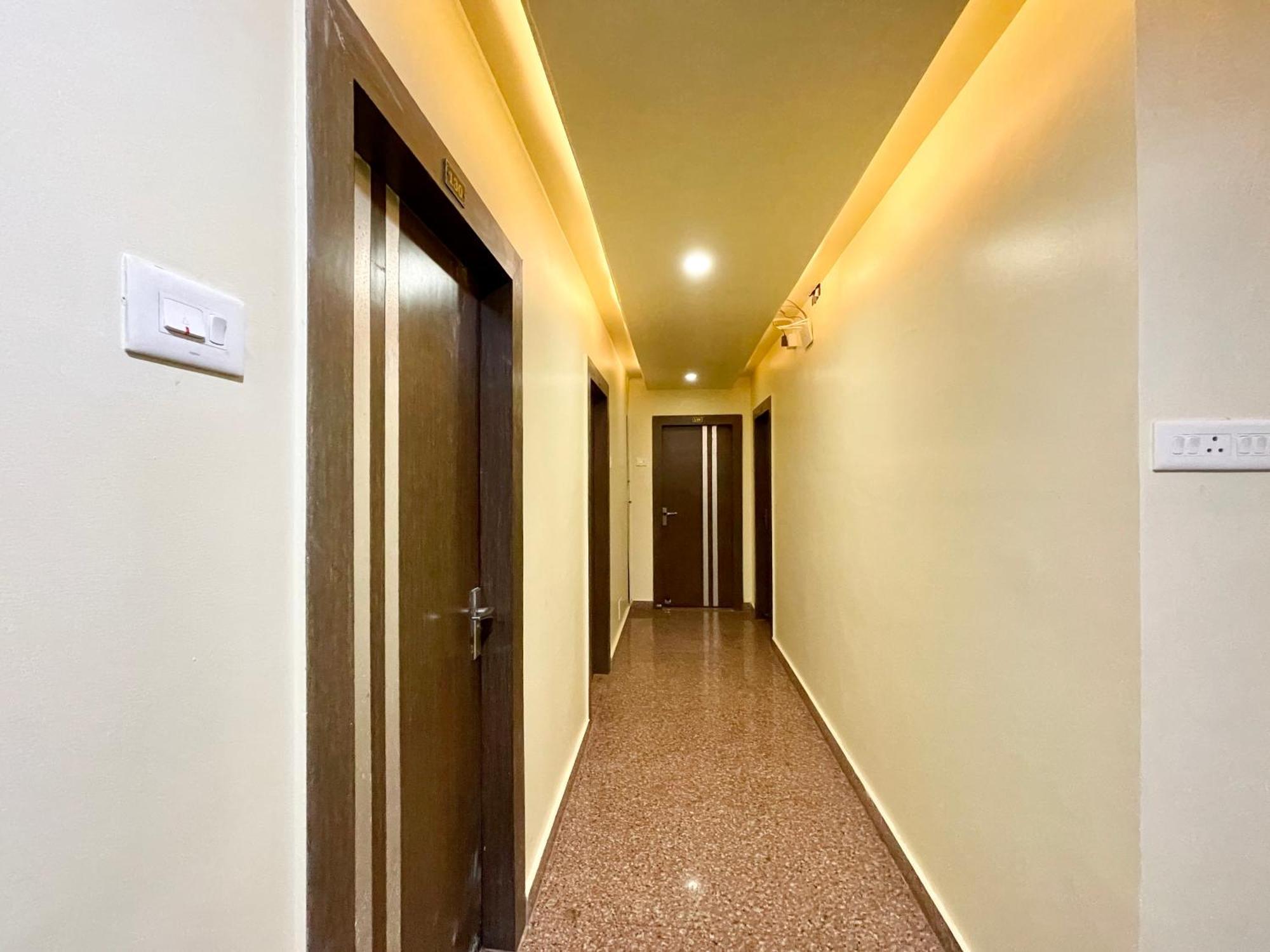 Hotel Trends In プリ エクステリア 写真