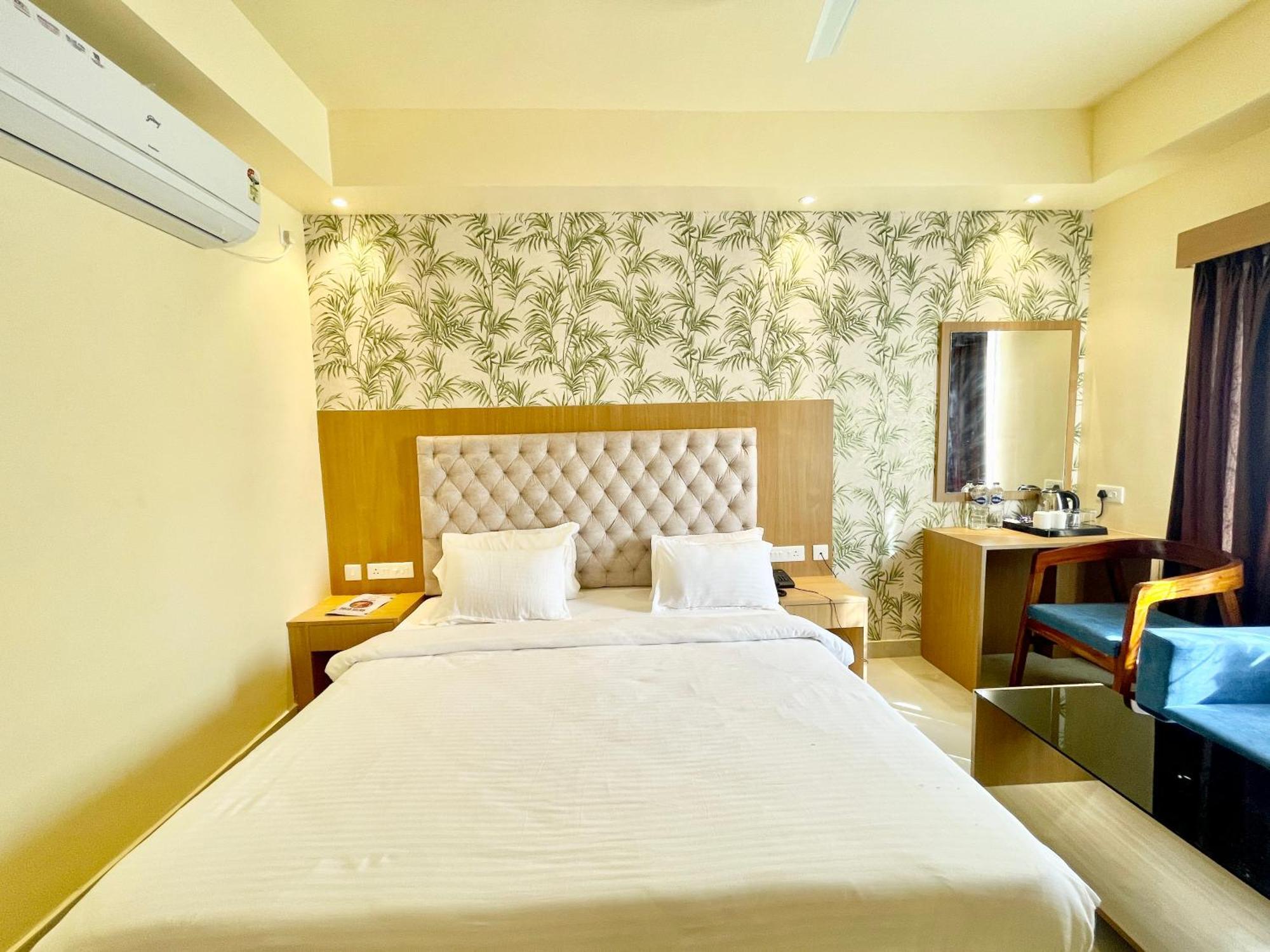 Hotel Trends In プリ エクステリア 写真