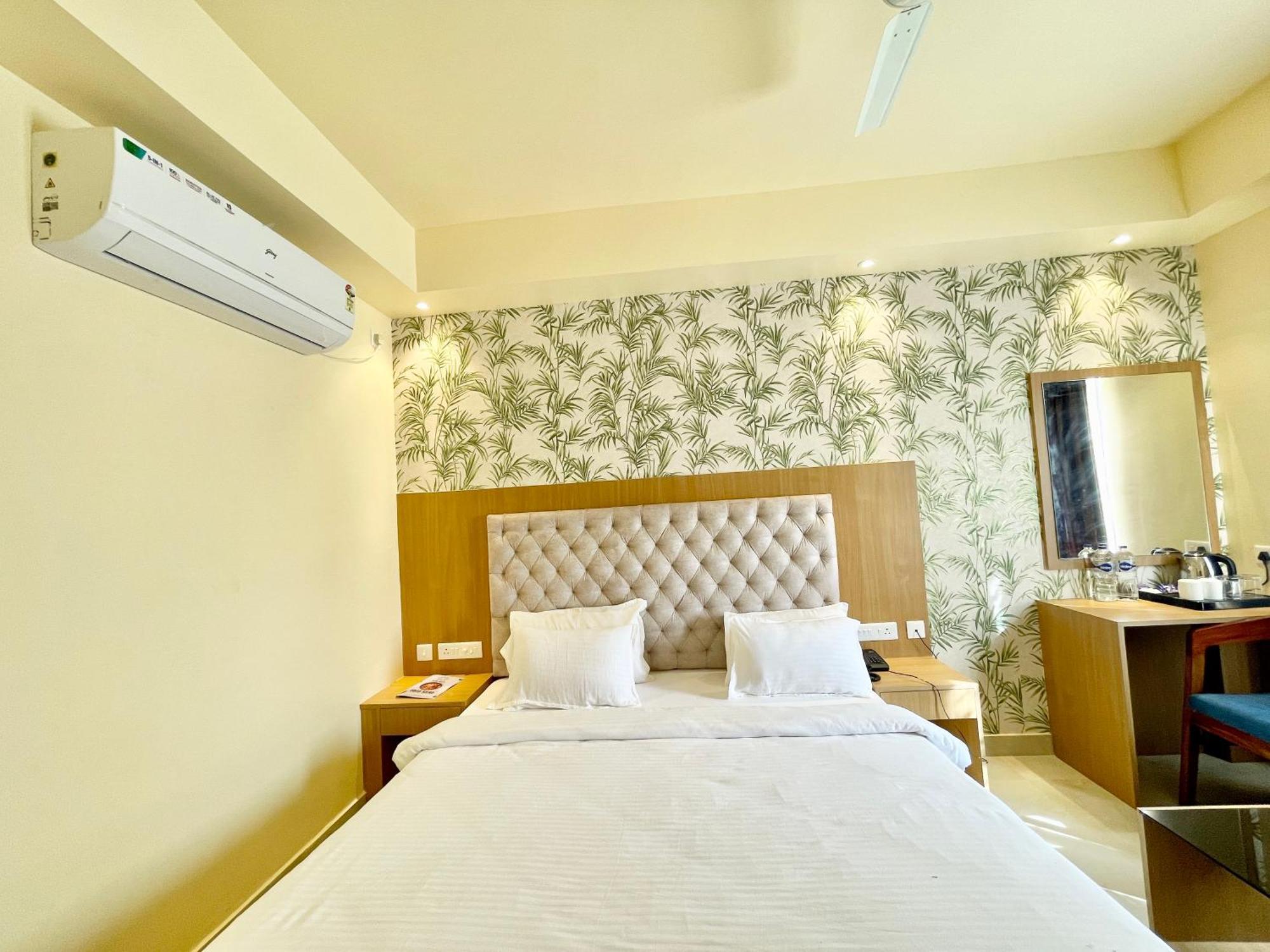 Hotel Trends In プリ エクステリア 写真