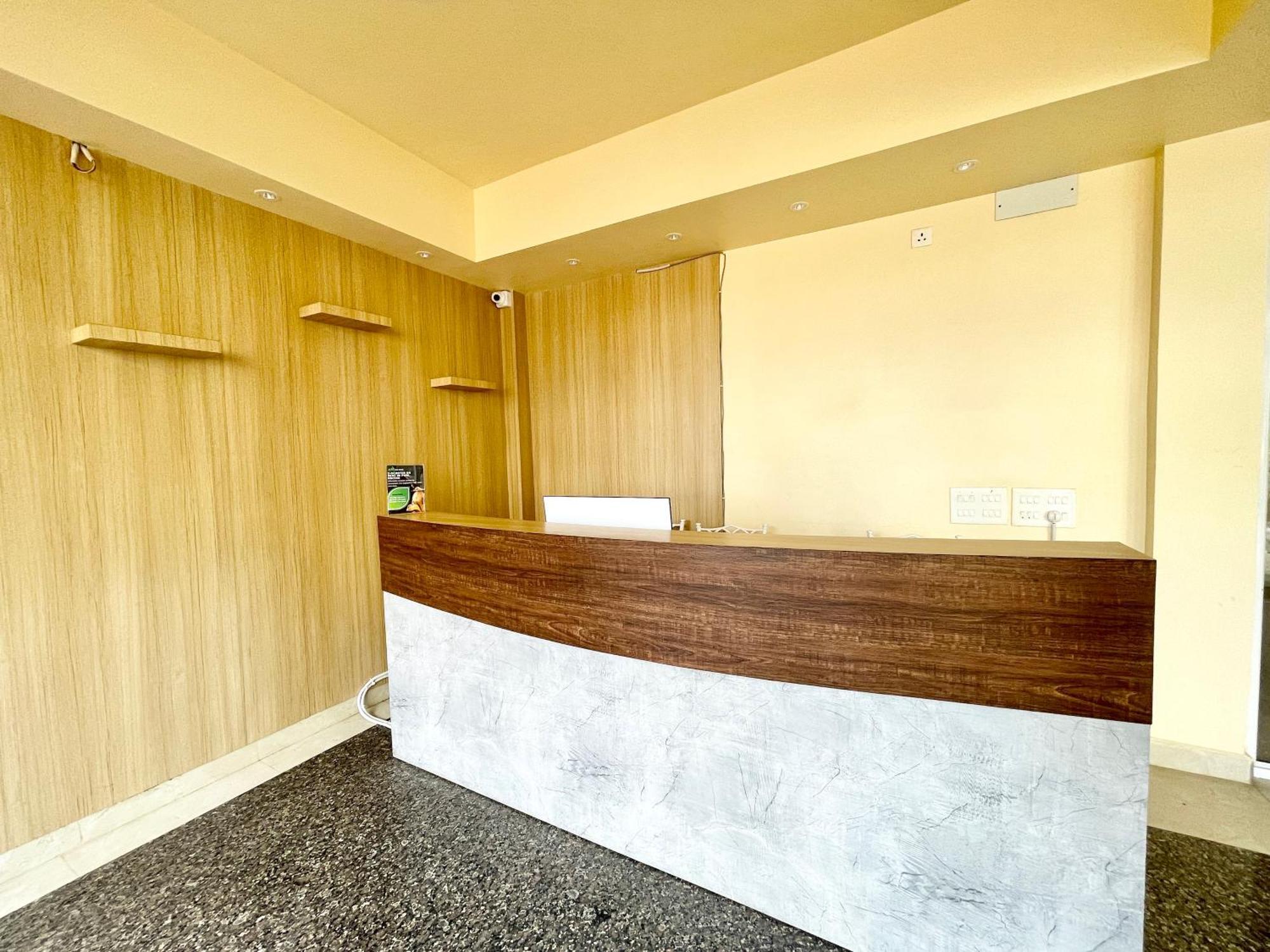 Hotel Trends In プリ エクステリア 写真